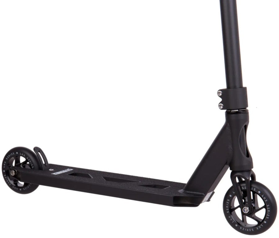 Freestyle koloběžka Striker Essential M Black