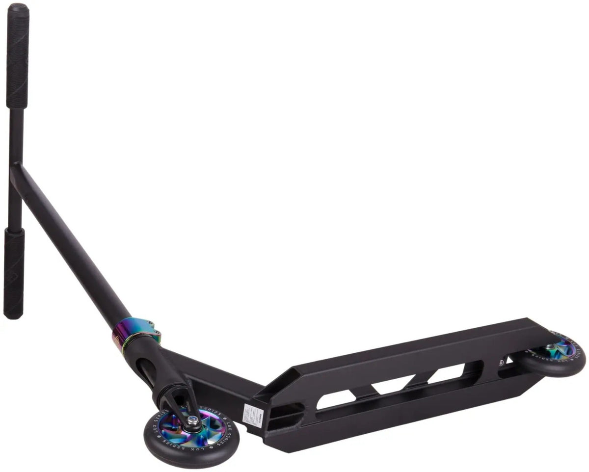 Freestyle koloběžka Striker Essential S Black Rainbow